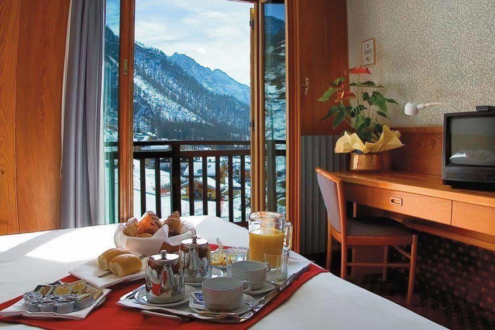 La Trinite Monboso Hotel Грессоней-ла-Трините Экстерьер фото